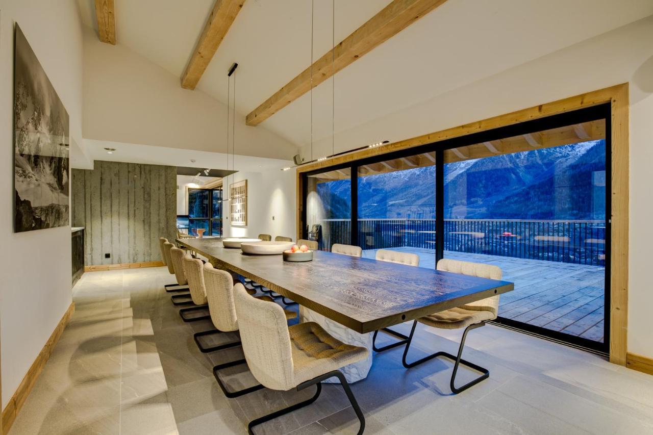 Le Chalet Mont Blanc เลอุชส์ ภายนอก รูปภาพ