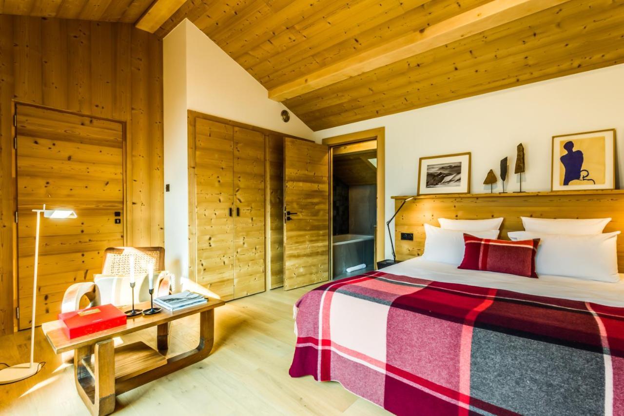 Le Chalet Mont Blanc เลอุชส์ ภายนอก รูปภาพ