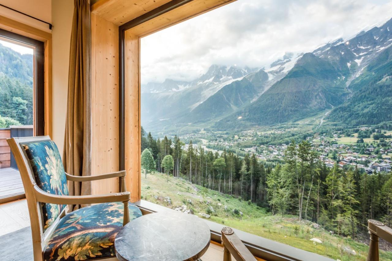 Le Chalet Mont Blanc เลอุชส์ ภายนอก รูปภาพ