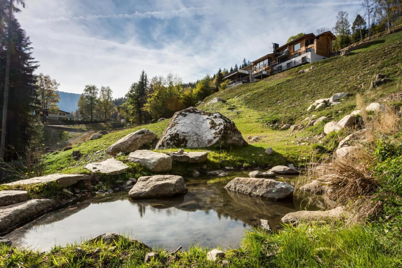 Le Chalet Mont Blanc เลอุชส์ ภายนอก รูปภาพ